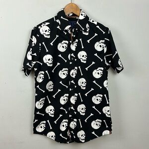Rugby University Skull Bone Print Short Sleeve Buttondown Shirt Size Small S
